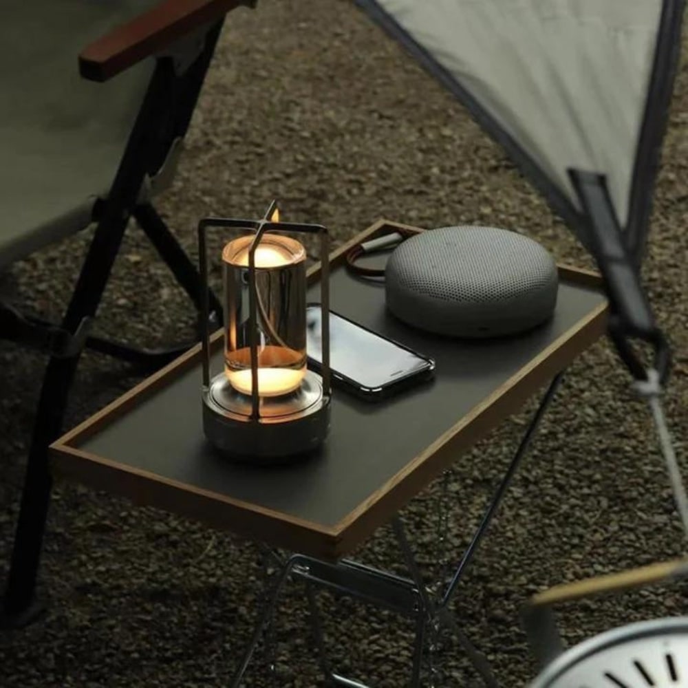 Minimalistisk ledningsfri, genopladelig bordlampe til inde og ude