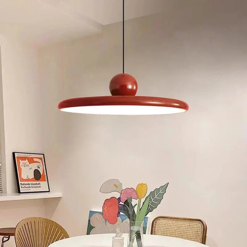 Bauhaus-Pendelleuchte aus schalenförmigem Glas und Metall