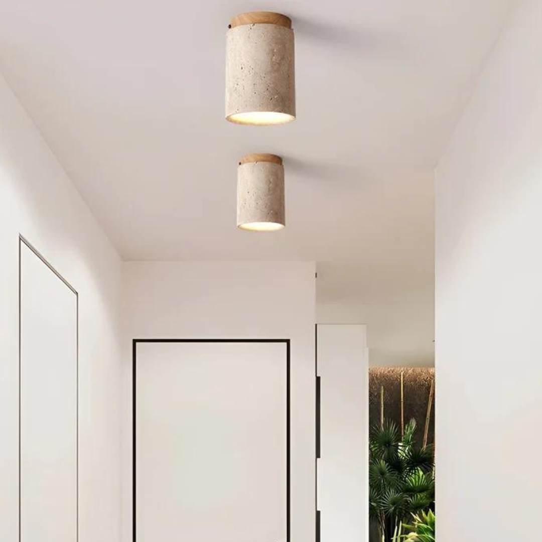 Runde Deckenleuchte aus Travertin im Wabi-Sabi-Stil mit bündiger Montage