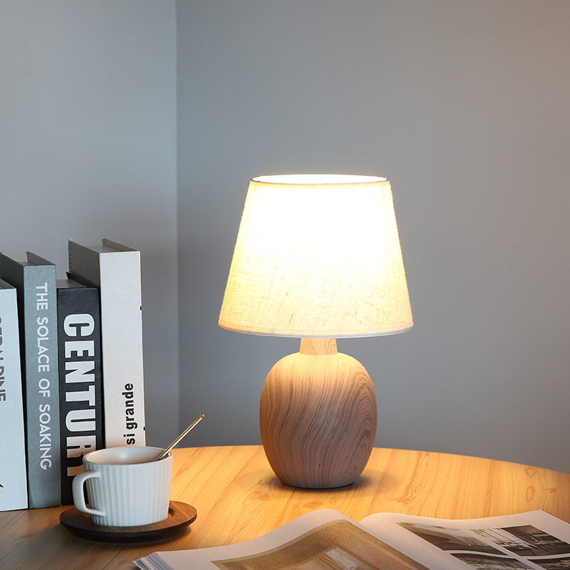 Zeitgenössische aufladbare Tischlampe in Vasenform mit Touch-Steuerung, Dimmfunktion und stimmungsvollem Leuchten