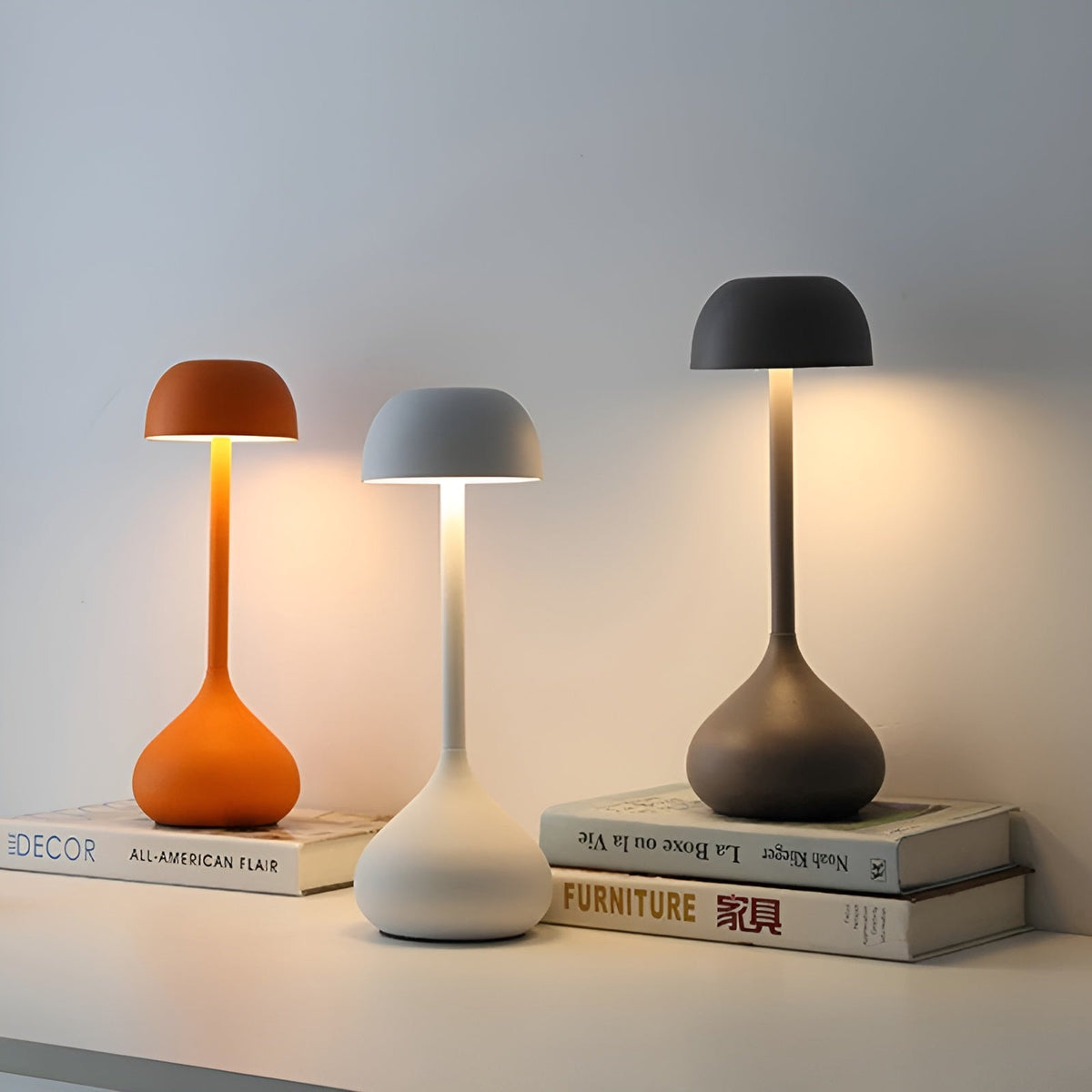 Skulpturale wiederaufladbare dimmbare Aluminium-Tischlampe mit Pilzkuppel