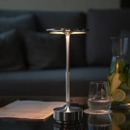 Elegante, kabellose, dimmbare und wiederaufladbare tragbare Metall-Tischlampe